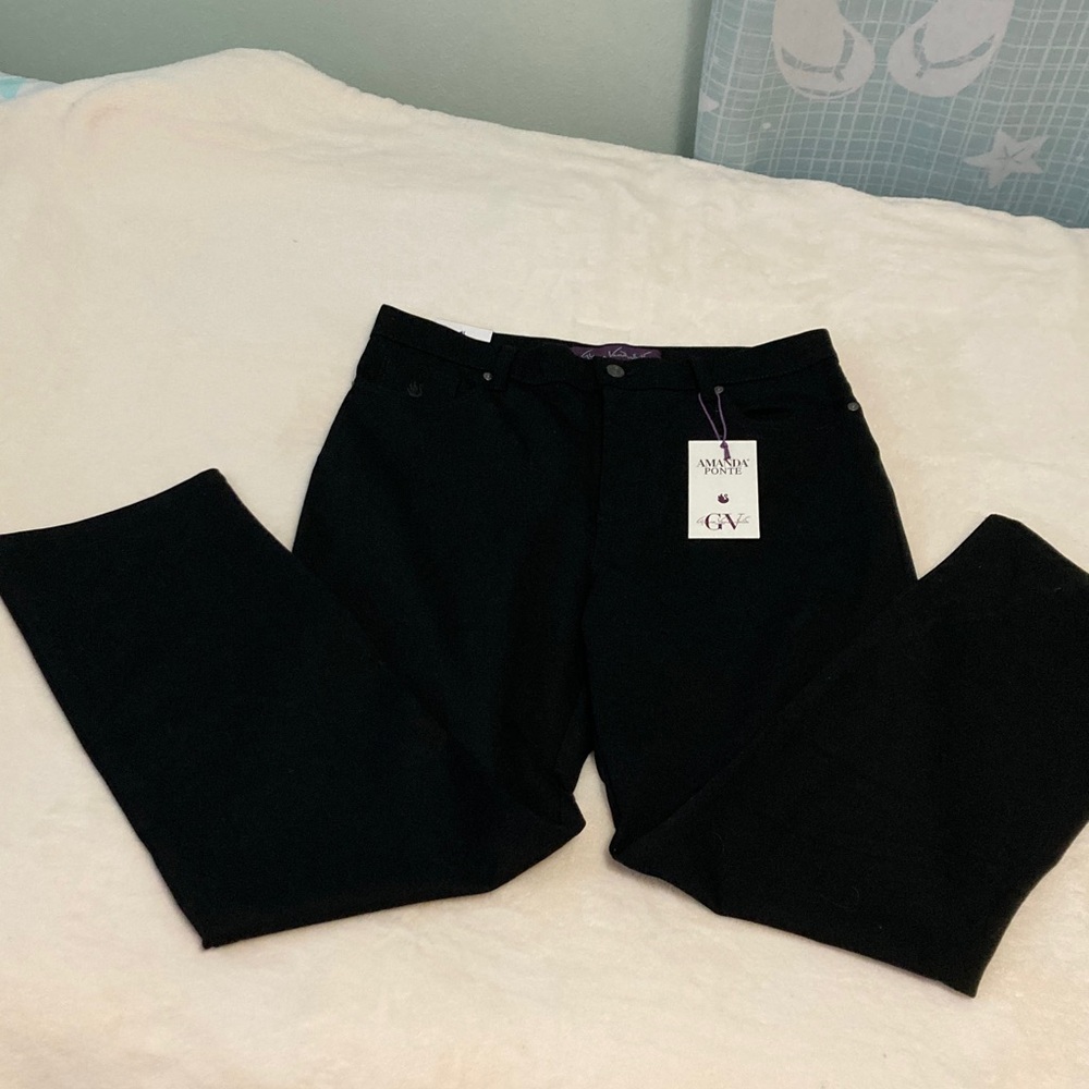 Gloria Vanderbilt Women's Black Straight Leg Jeans